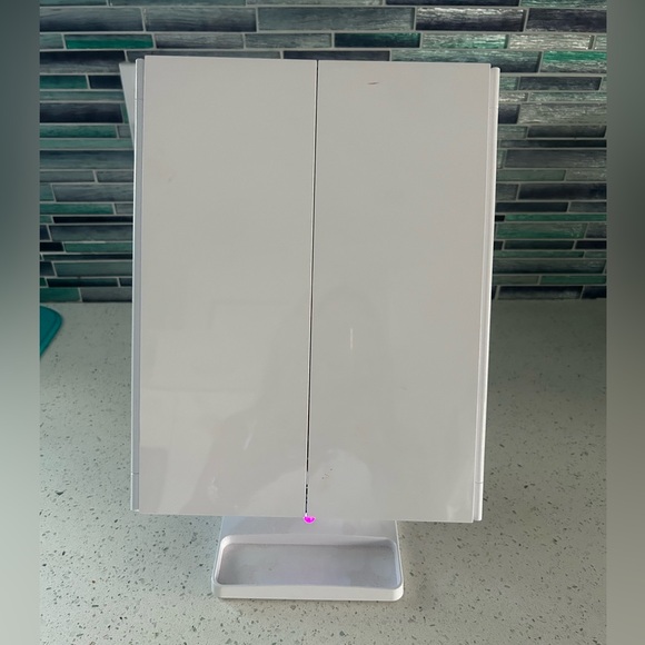 Bluetooth LED Makeup Mirror - Reduced!!! - Picture 2 of 6